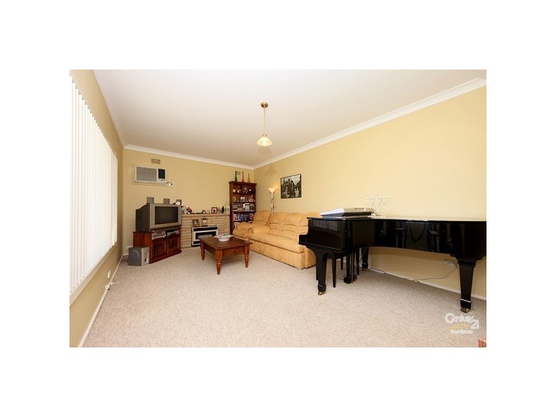 8 Arthur Street, Cardiff South NSW 2285