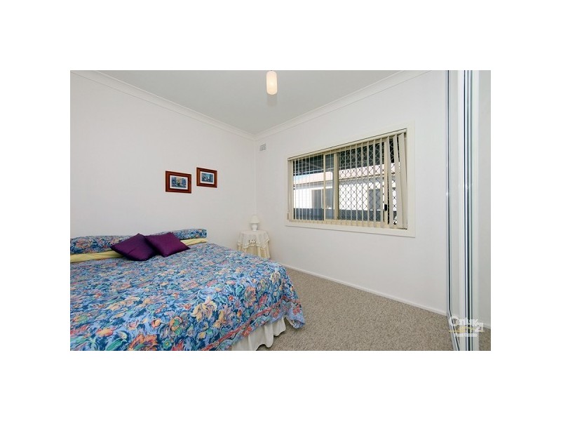 8 Arthur Street, Cardiff South NSW 2285
