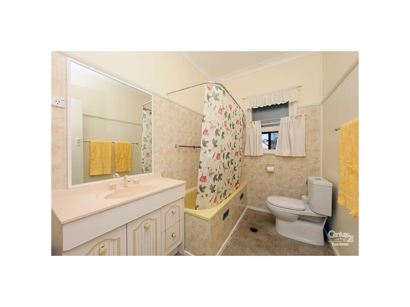 8 Arthur Street, Cardiff South NSW 2285