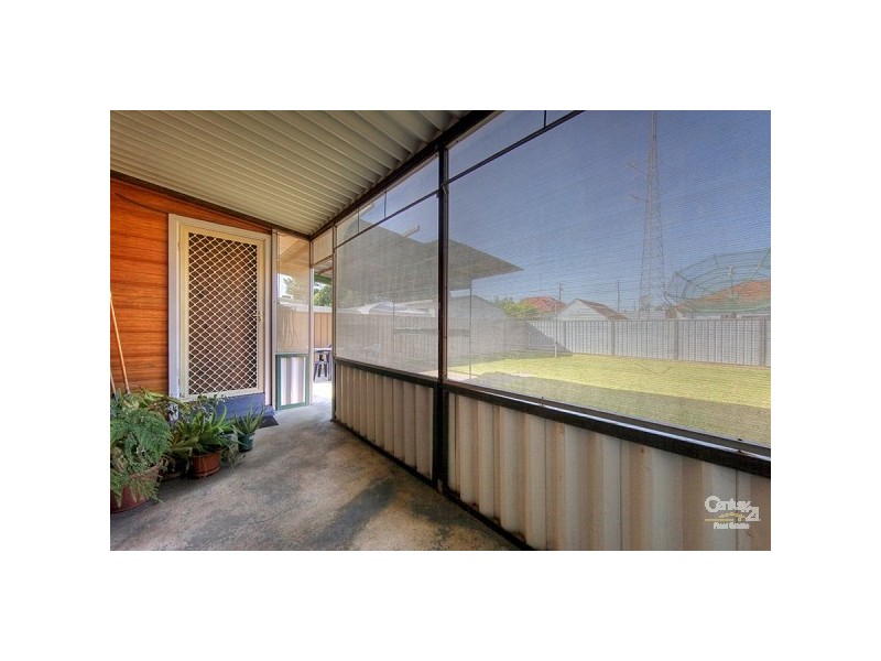 8 Arthur Street, Cardiff South NSW 2285