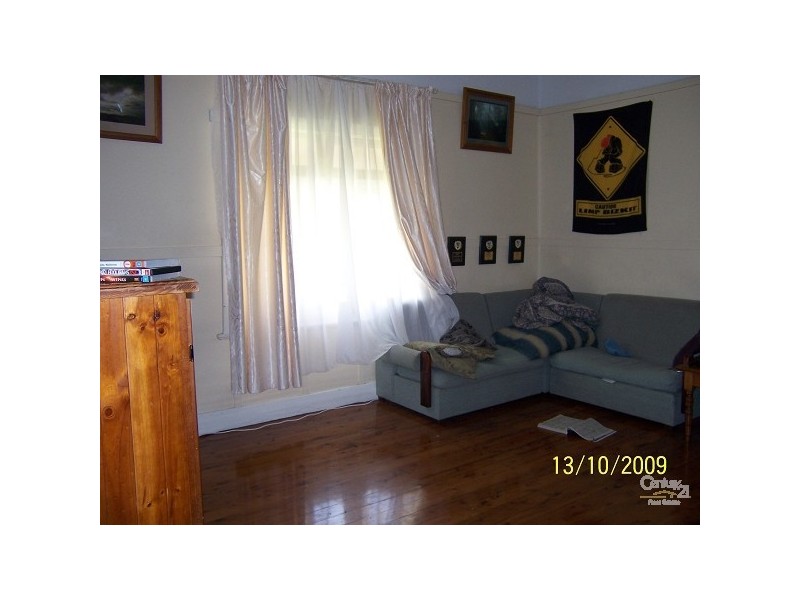 4 BUXTON LANE, Adamstown NSW 2289
