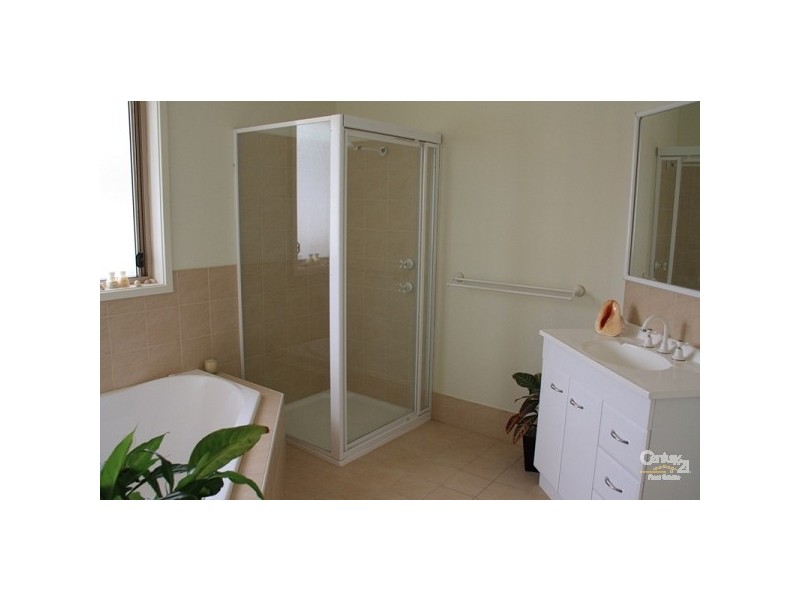 1 Laguna Close, Garden Suburb NSW 2289
