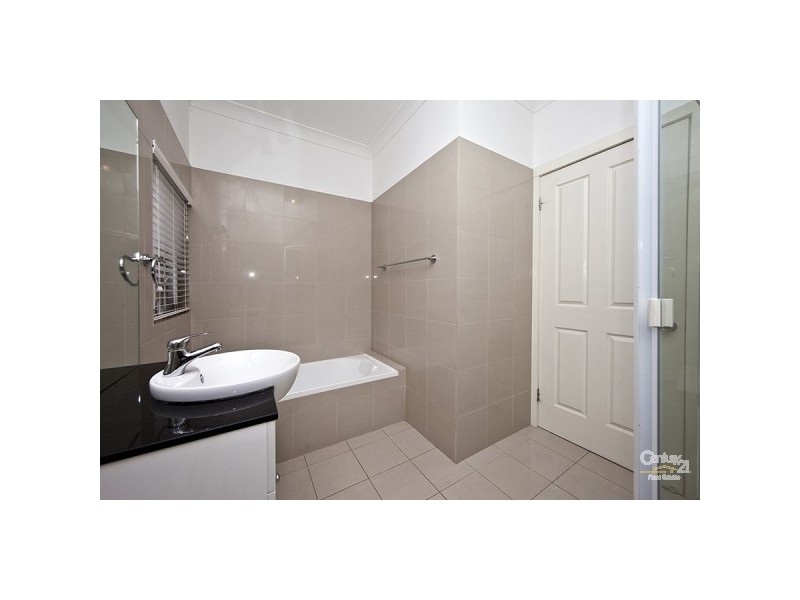 10 Albert Street, Mayfield NSW 2304