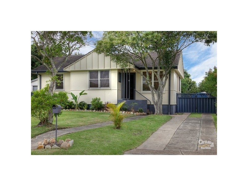 4 Cassia Crescent, Gateshead NSW 2290