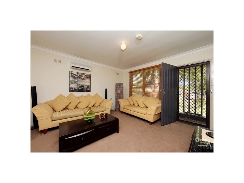 4 Cassia Crescent, Gateshead NSW 2290
