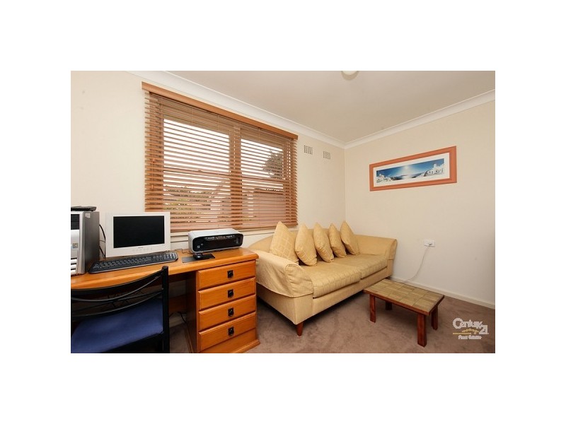4 Cassia Crescent, Gateshead NSW 2290