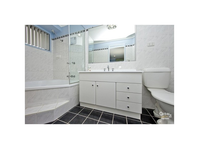 32 Seafarer Close, Belmont NSW 2280