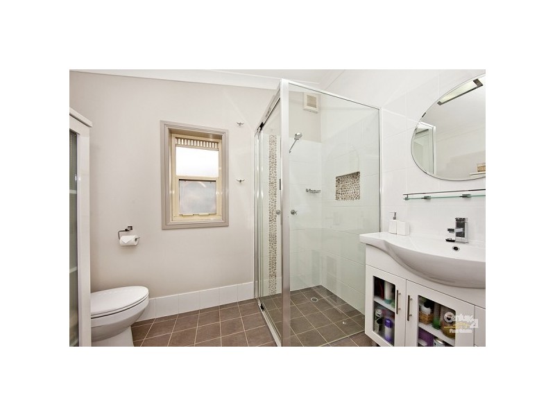 20 Greaves Street, Mayfield East NSW 2304