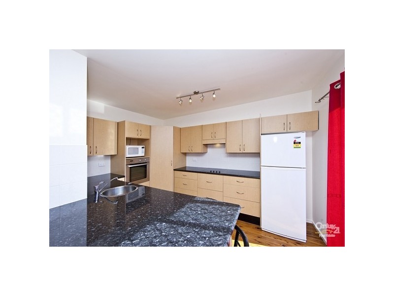 15 Davies Parade, Mount Hutton NSW 2290