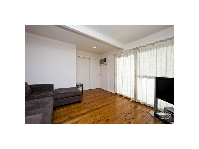 15 Davies Parade, Mount Hutton NSW 2290