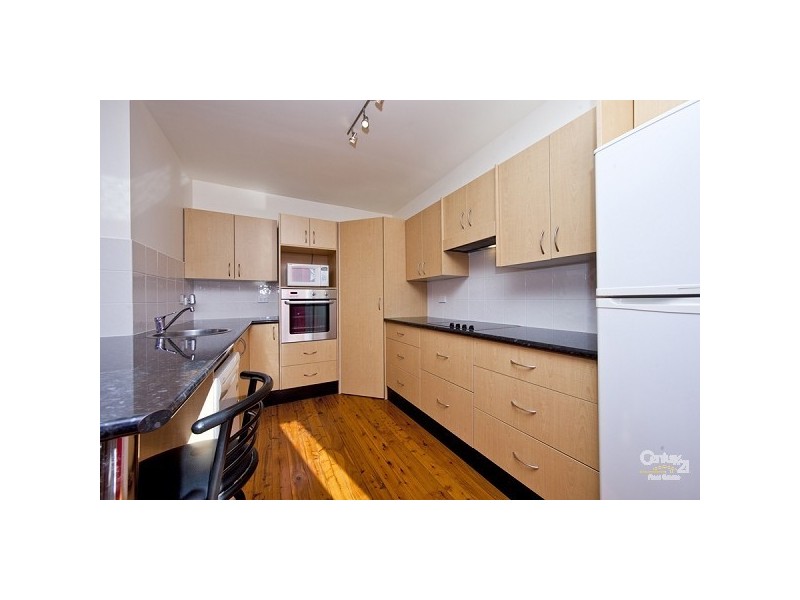 15 Davies Parade, Mount Hutton NSW 2290