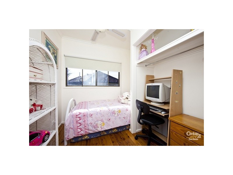 15 Davies Parade, Mount Hutton NSW 2290