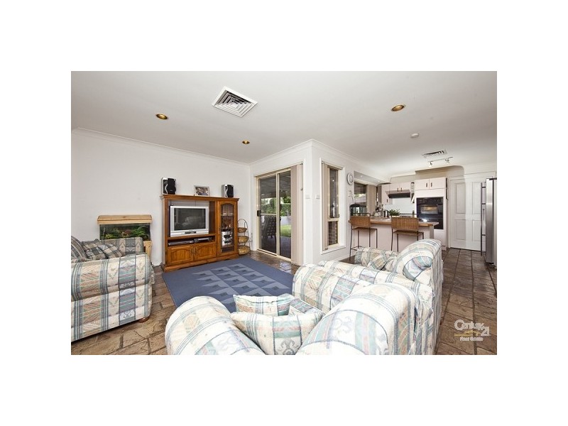 3 Woodoak Close, Tingira Heights NSW 2290