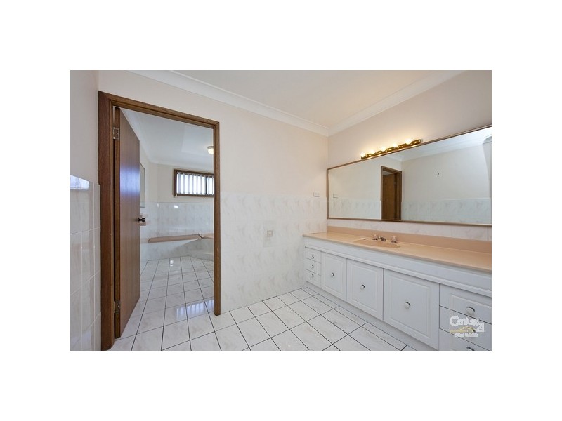 15 Alpha Close, Eleebana NSW 2282