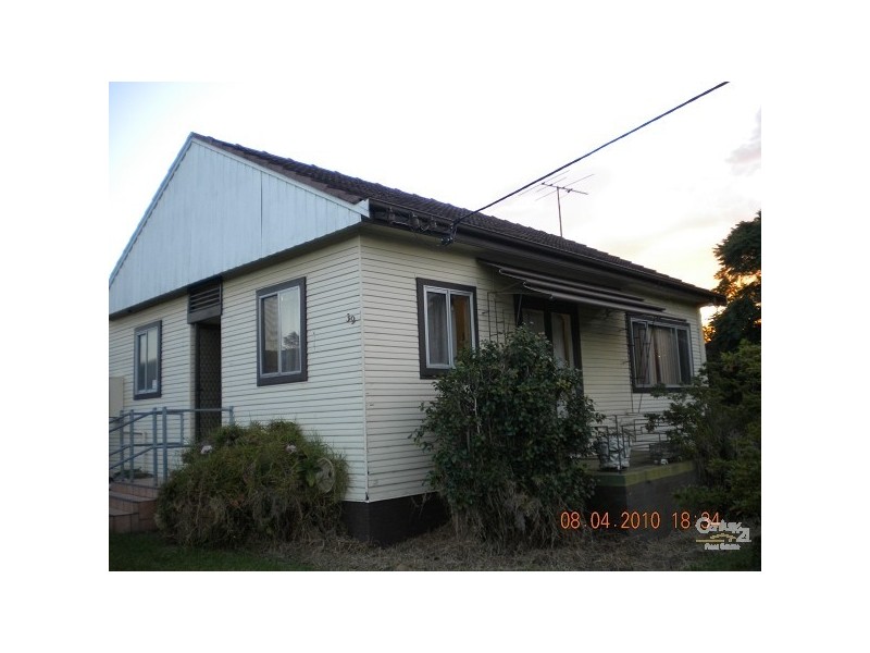 39 Yorston Street, Warners Bay NSW 2282