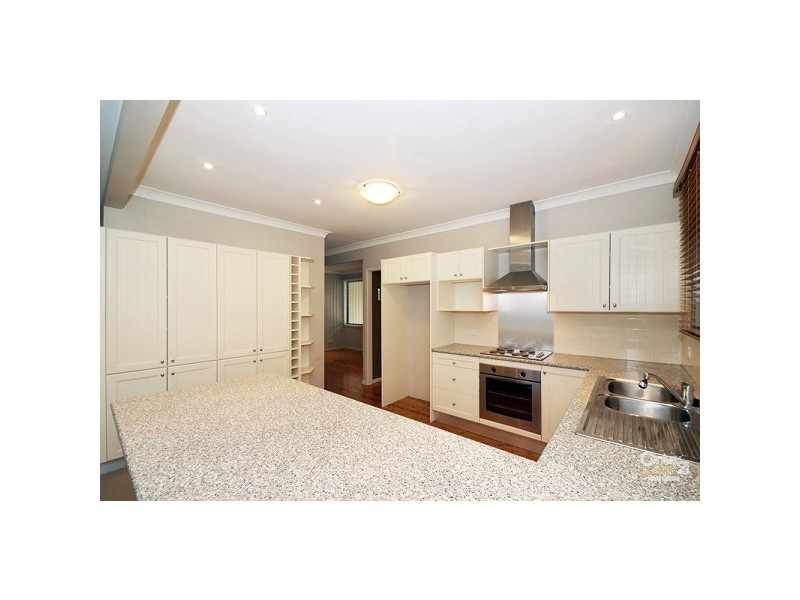 18 Mariner Drive, Eleebana NSW 2282