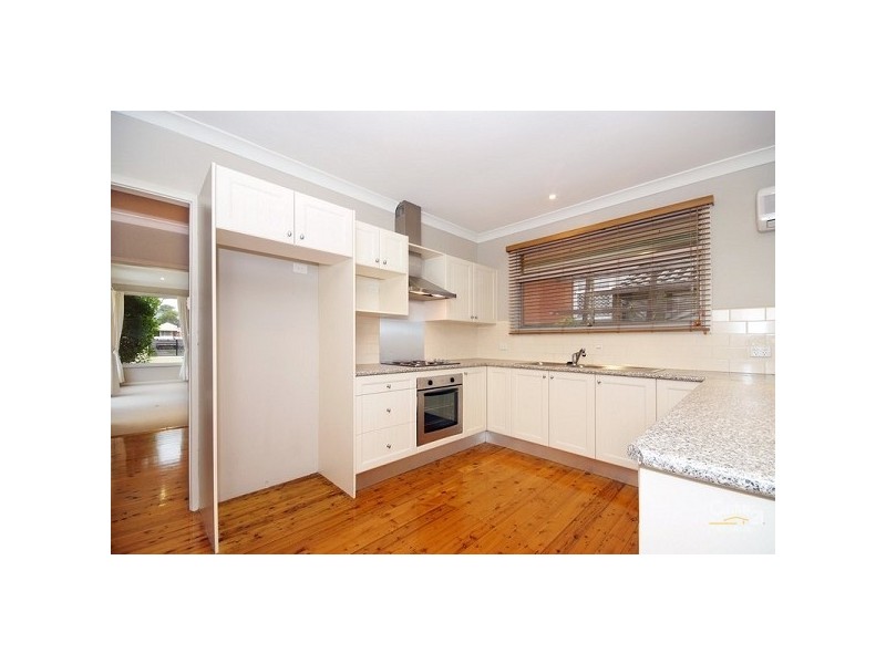 18 Mariner Drive, Eleebana NSW 2282