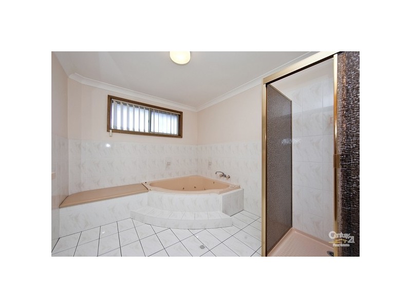15 Alpha Close, Eleebana NSW 2282
