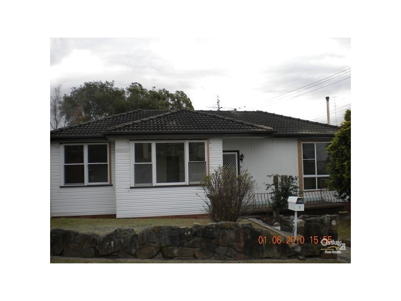 1 Tomaga Parade, Mount Hutton NSW 2290