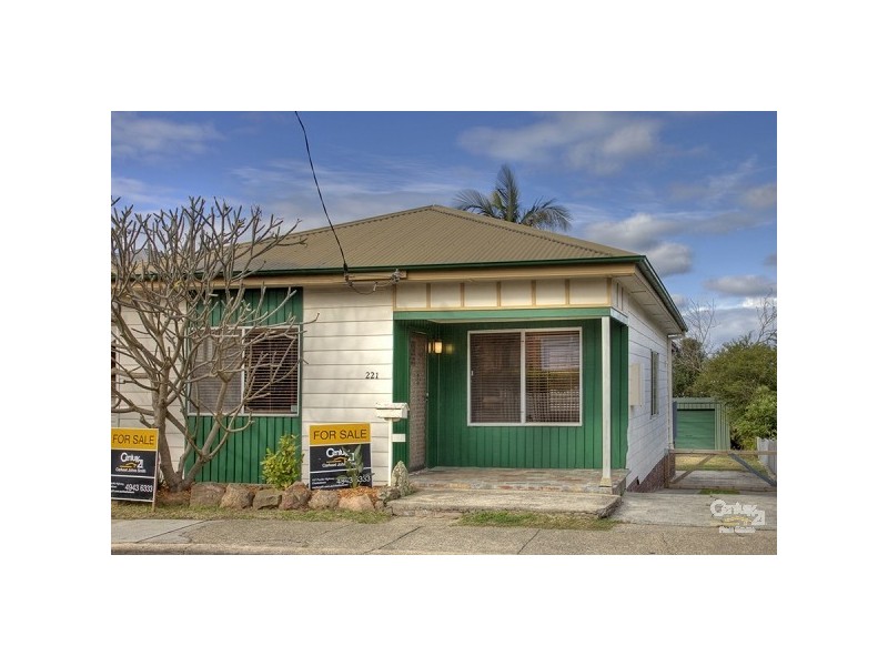 221 Gosford Road, Adamstown NSW 2289