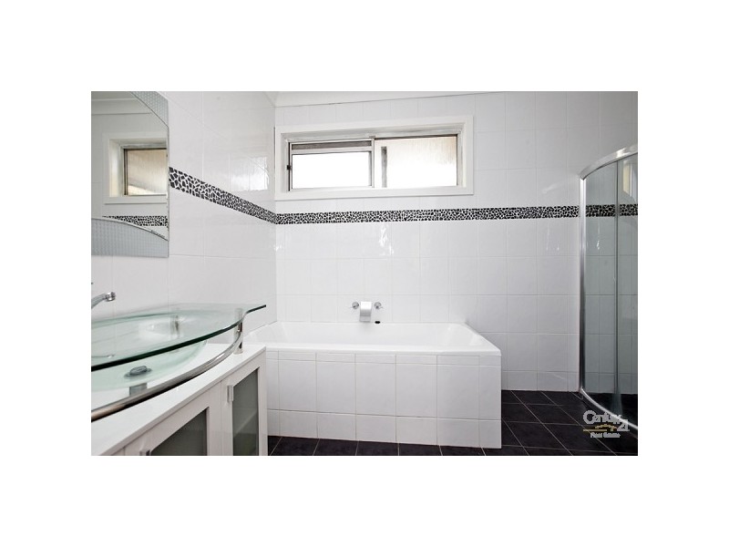 3 Karloo Street, Shortland NSW 2307