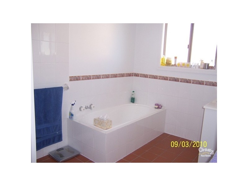 2/11 Floribunda Close, Warabrook NSW 2304