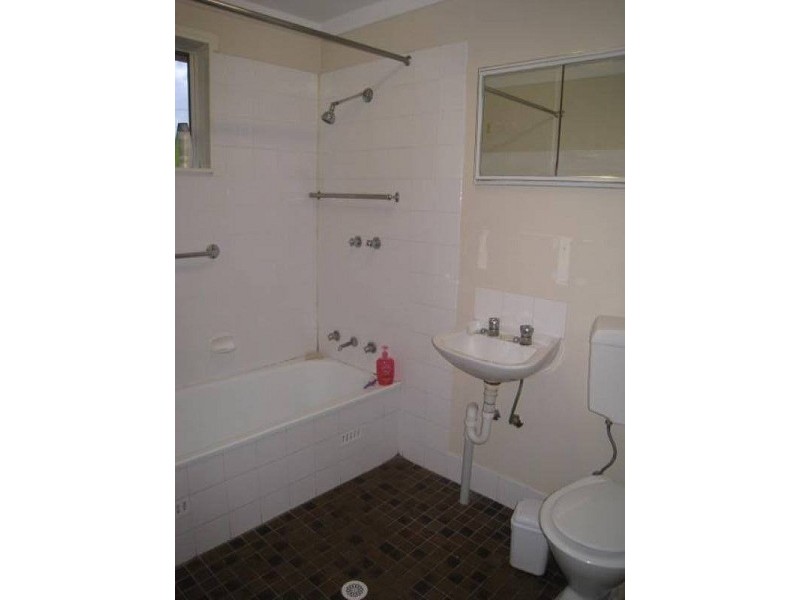 14 Redwood Crescent, Gateshead NSW 2290