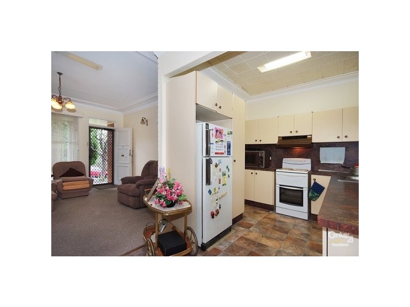 11 Johnson Street, Kotara South NSW 2289