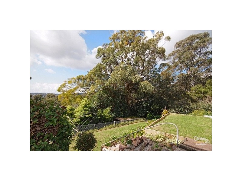 11 Johnson Street, Kotara South NSW 2289