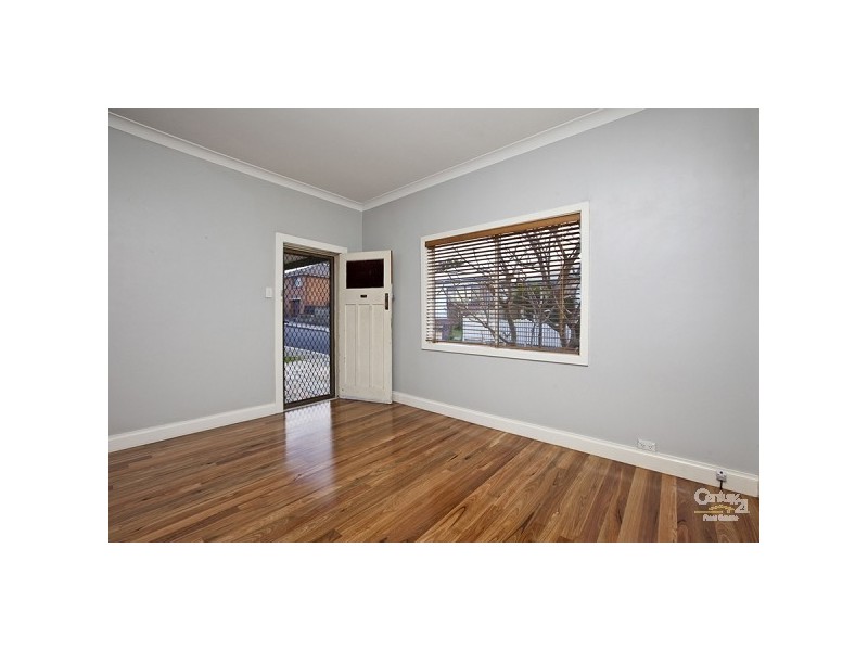 221 Gosford Road, Adamstown NSW 2289