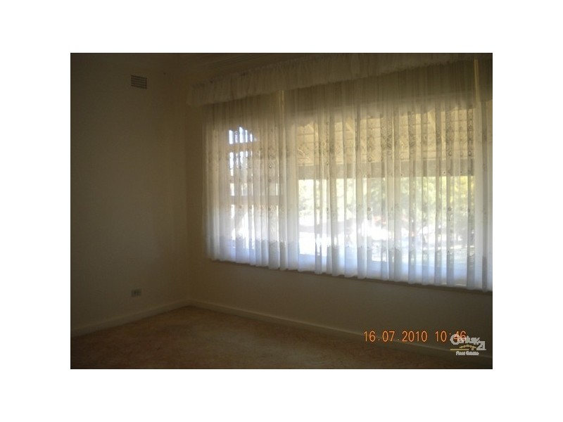 300 Warners Bay Road, Mount Hutton NSW 2290