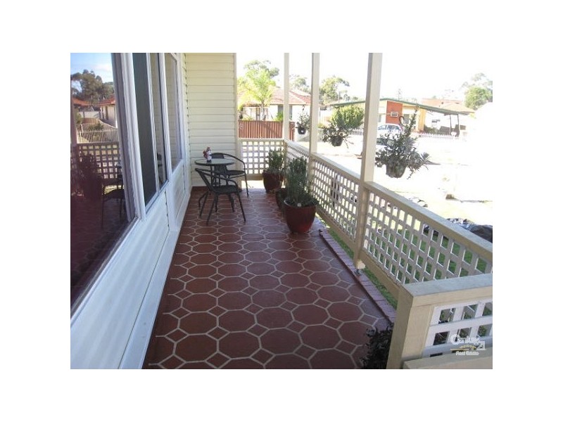 63 Coral Crescent, Gateshead NSW 2290