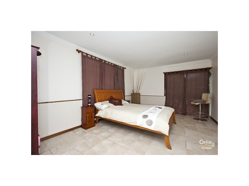 5 Kananook Crescent, Belmont North NSW 2280