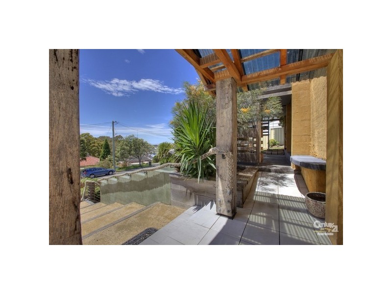 5 Kananook Crescent, Belmont North NSW 2280