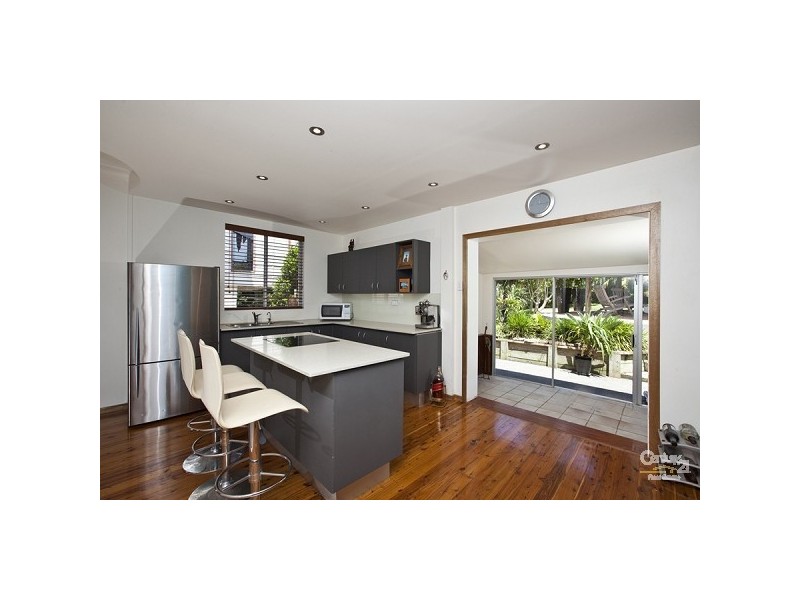 5 Kananook Crescent, Belmont North NSW 2280