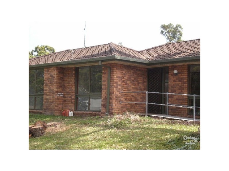1 Leneghan Crescent, Eleebana NSW 2282