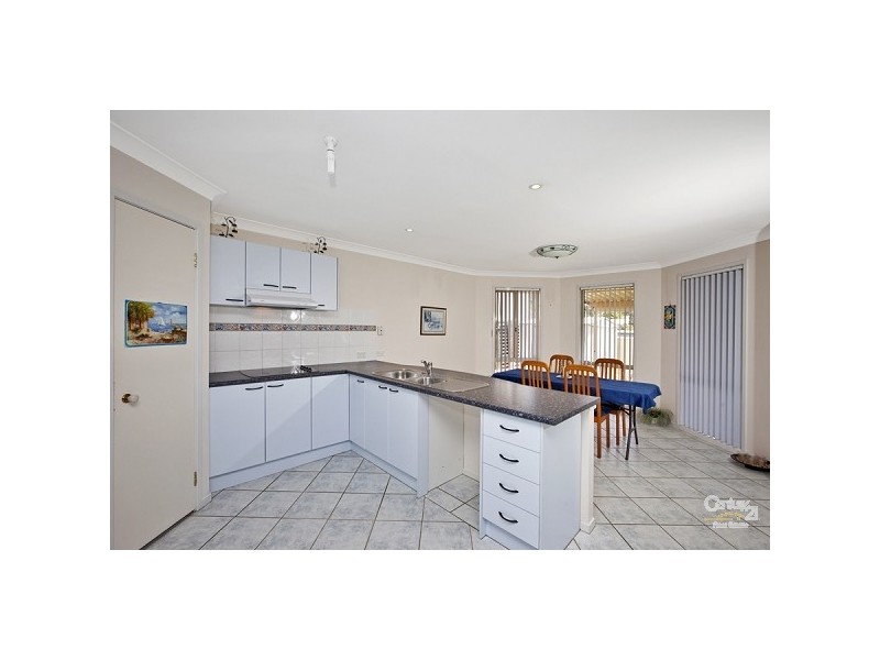 10 Nursery Grove, Mount Hutton NSW 2290
