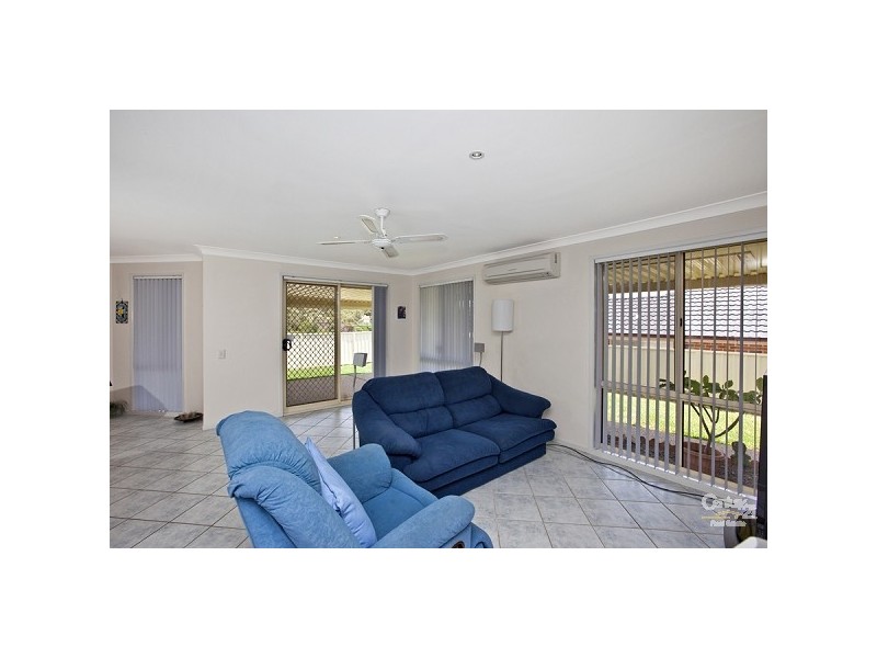 10 Nursery Grove, Mount Hutton NSW 2290