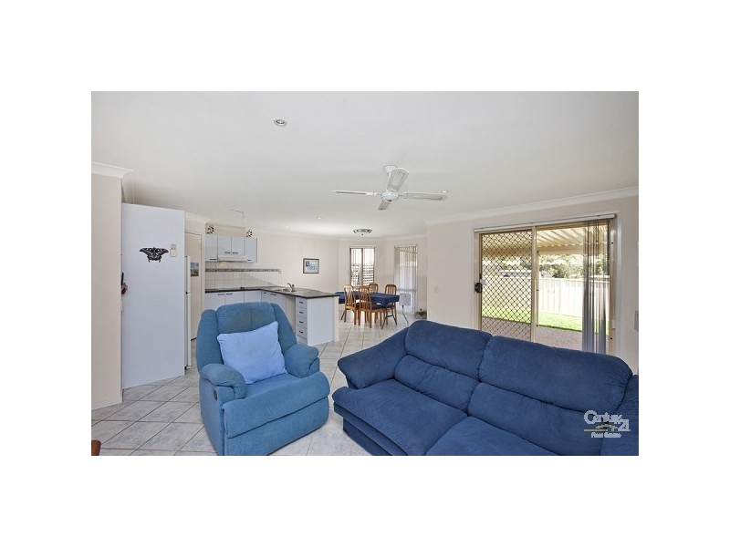 10 Nursery Grove, Mount Hutton NSW 2290