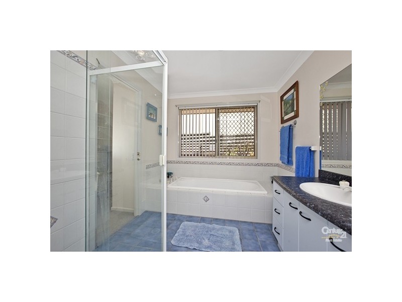 10 Nursery Grove, Mount Hutton NSW 2290