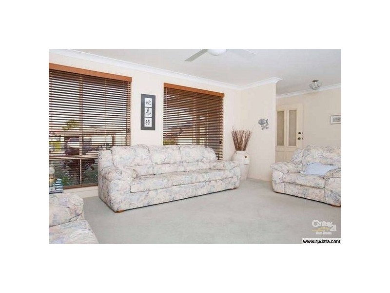 35 Geraldton Drive, Redhead NSW 2290
