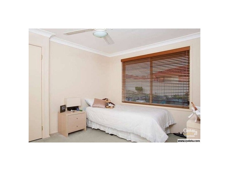 35 Geraldton Drive, Redhead NSW 2290