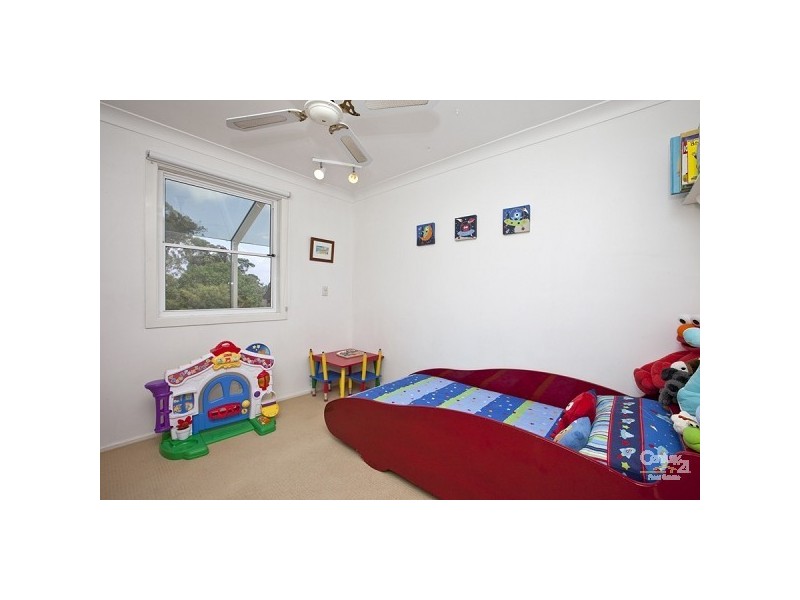 6 Tyrrells Close, Eleebana NSW 2282