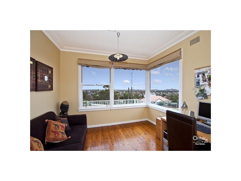 11 Woodward Street, Merewether NSW 2291