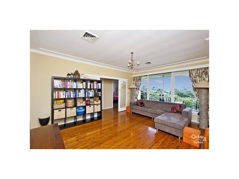 11 Woodward Street, Merewether NSW 2291