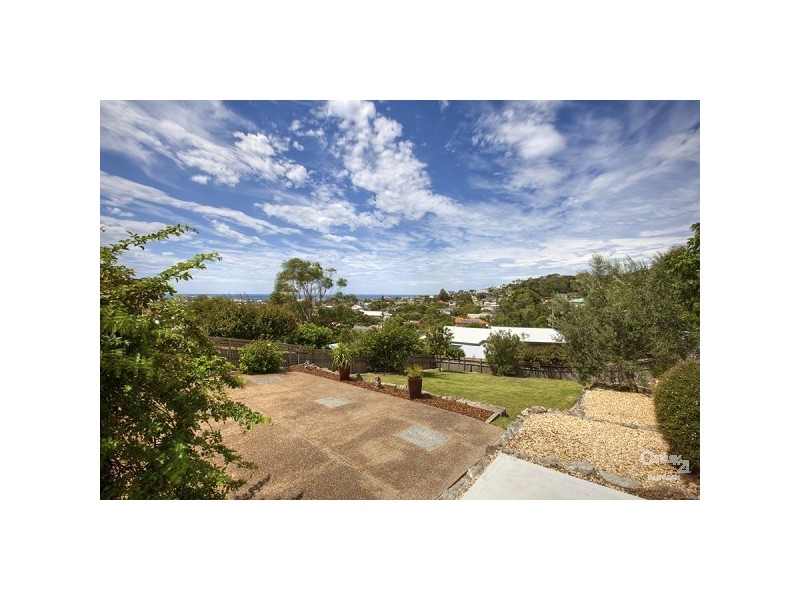 11 Woodward Street, Merewether NSW 2291