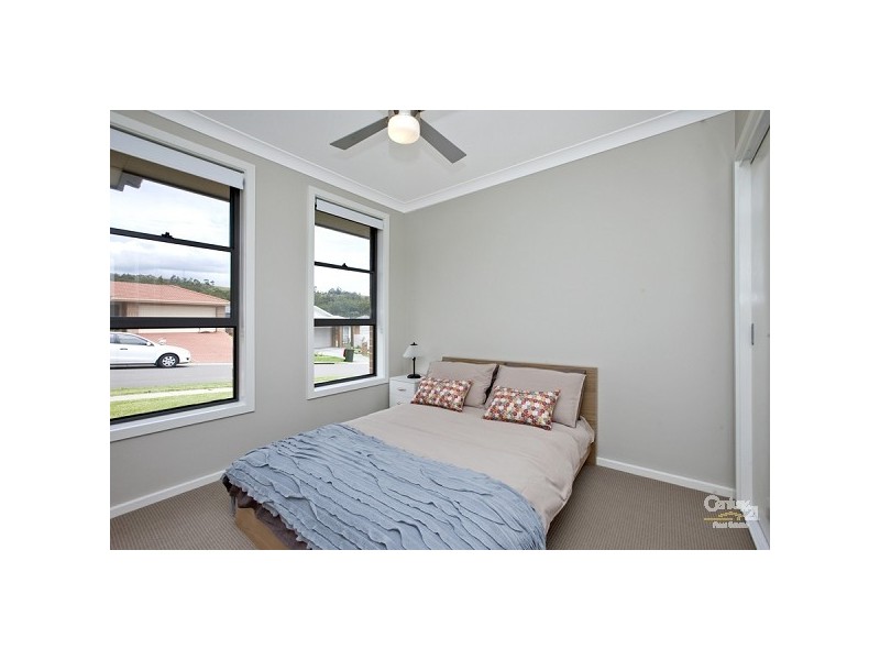 76 Dalmeny Drive, Macquarie Hills NSW 2285