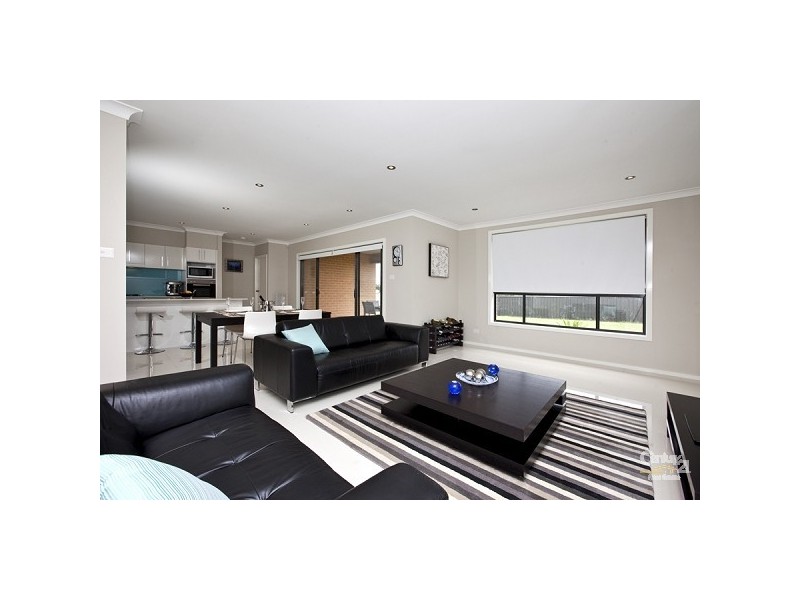 76 Dalmeny Drive, Macquarie Hills NSW 2285