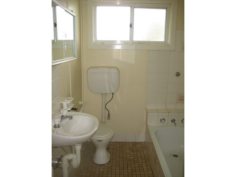 12 Redwood Crescent, Gateshead NSW 2290