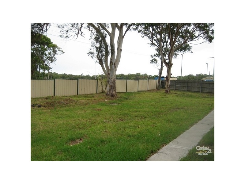 12 Redwood Crescent, Gateshead NSW 2290